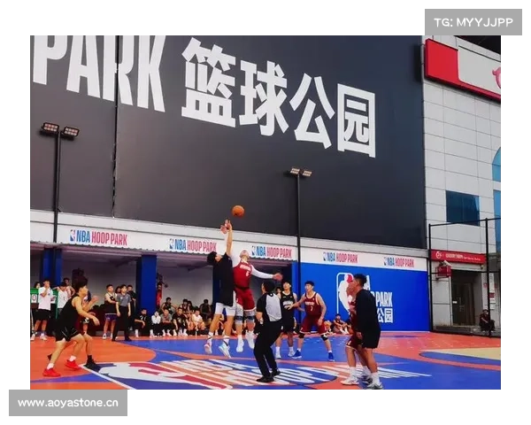 2018NBA5v5成都站火热开赛 球星克林特·卡佩拉“空降”现场 2018NBA5v5成都站火热开赛 球星克林特·卡佩拉“空降”现场